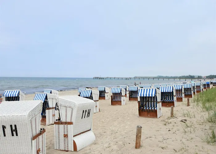 Spacious Bunglow near Sea in Grundshagen